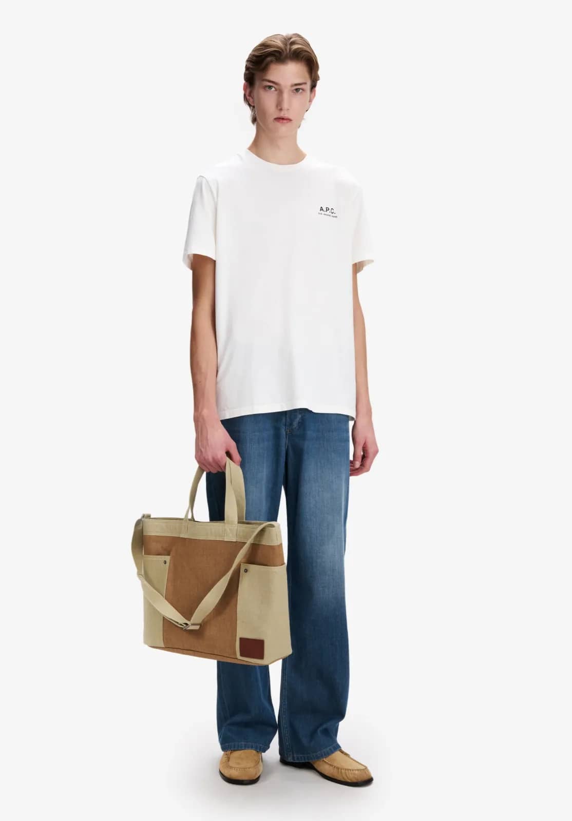 A.P.C. beyaz t-shirt, arkadan görünüm