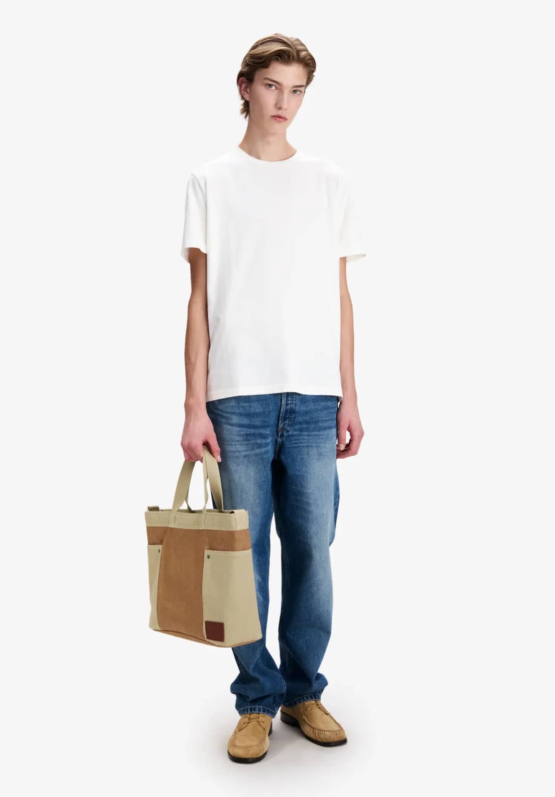 A.P.C. beyaz t-shirt, arkadan görünüm