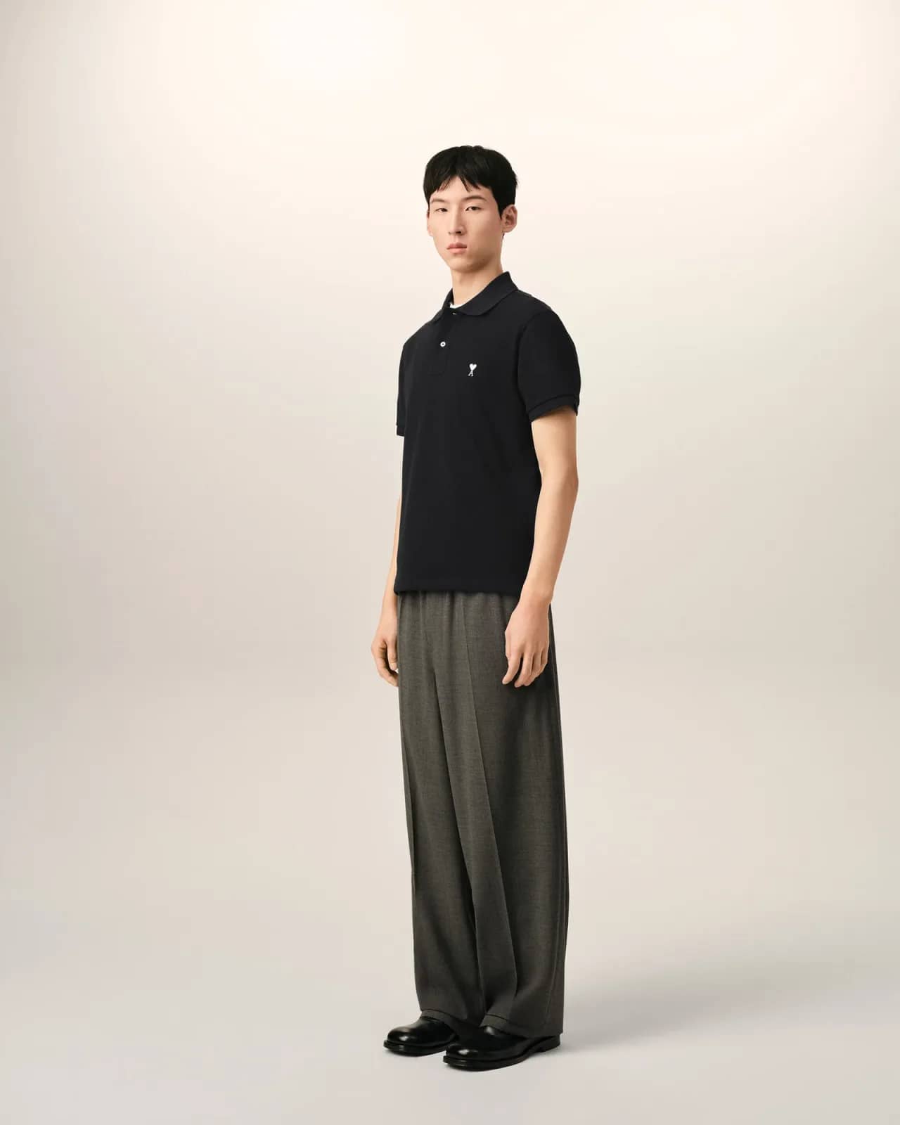 Ami Paris siyah pamuk polo yaka t-shirt, detay görünüm