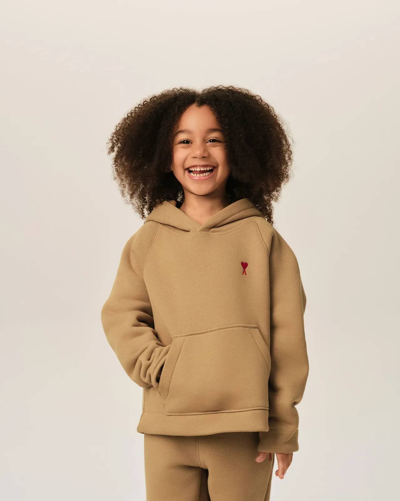 Ami Paris kahverengi pamuk sweatshirt, detay görünüm