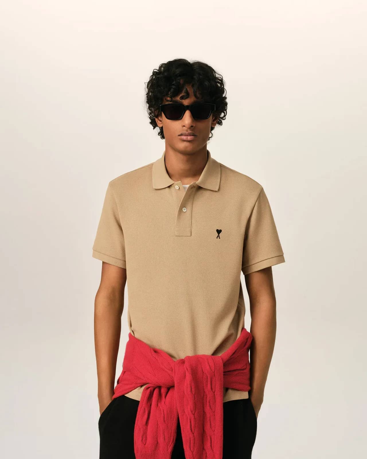Ami Paris bej pamuk polo yaka t-shirt, arkadan görünüm