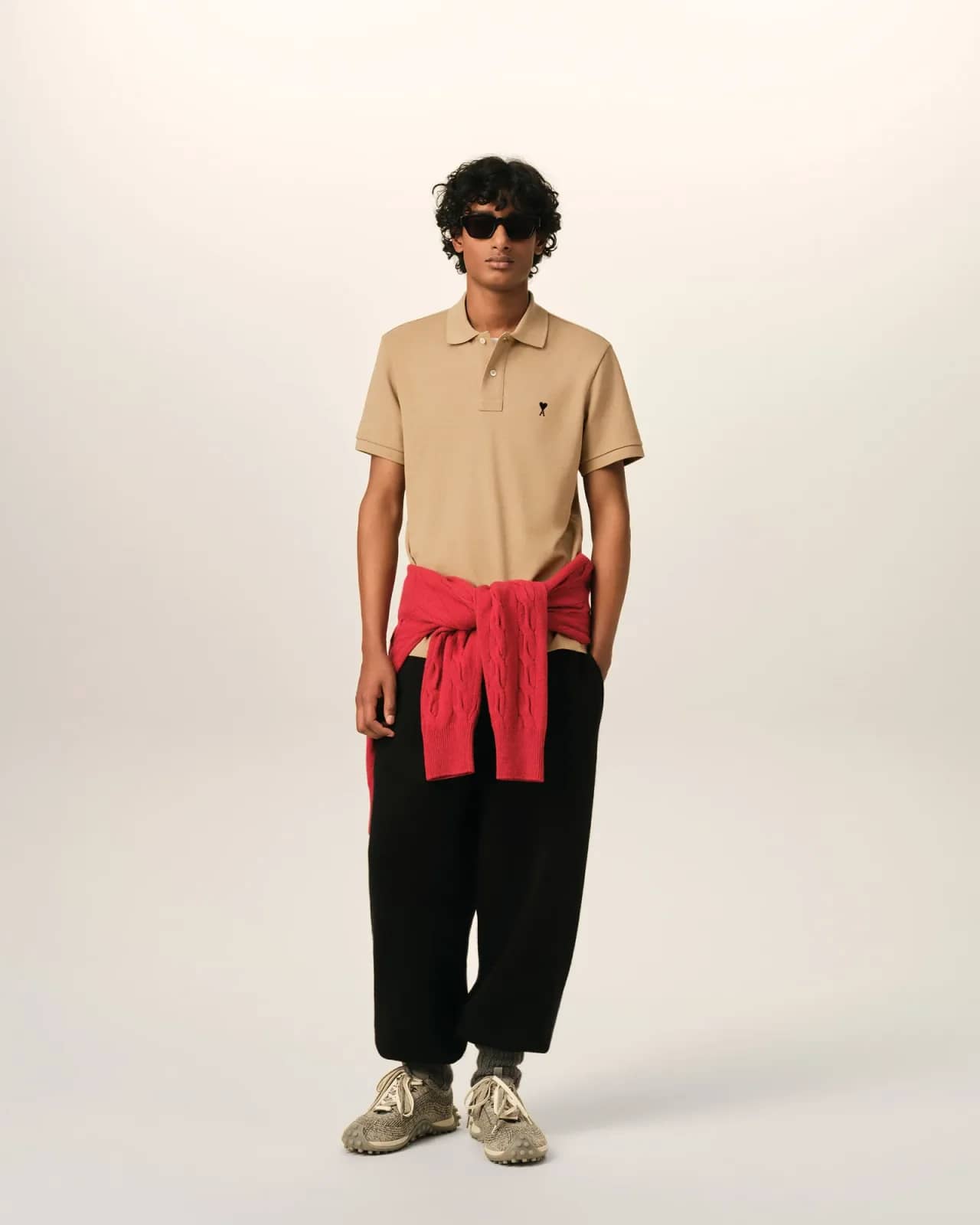 Ami Paris bej pamuk polo yaka t-shirt, detay görünüm