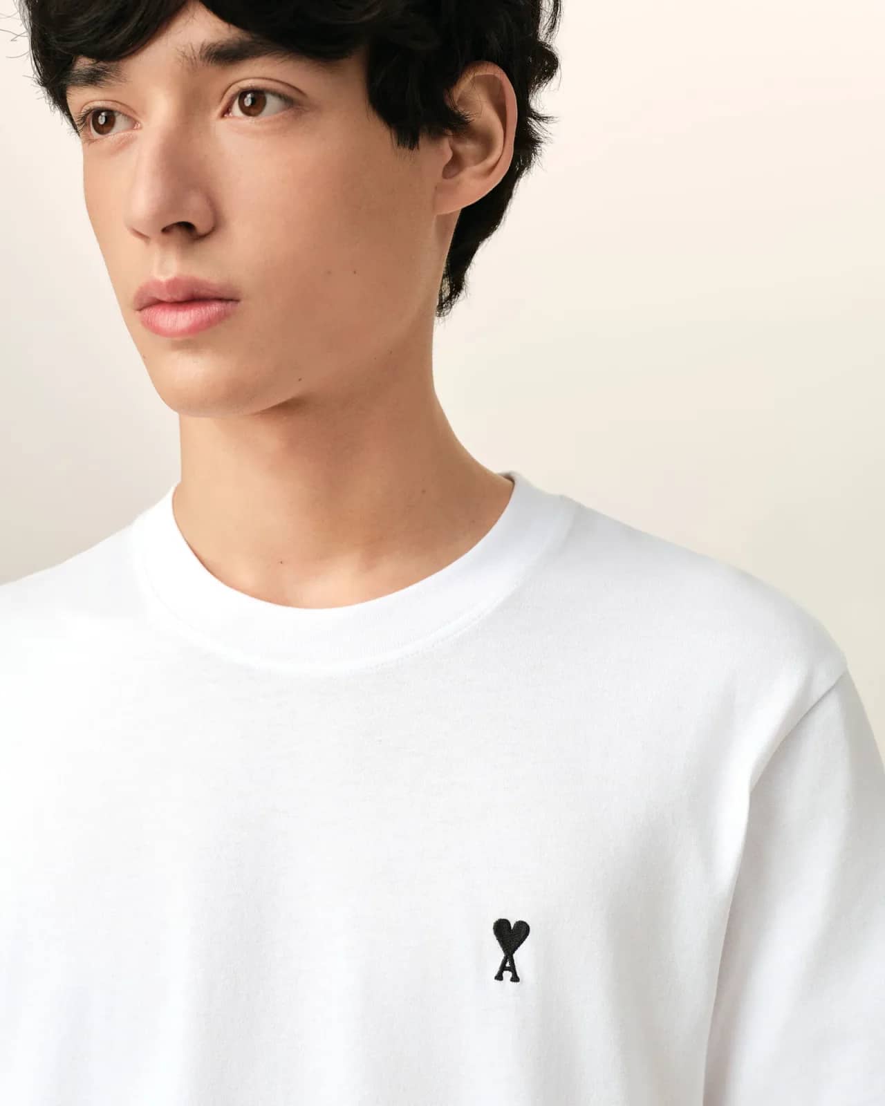 Ami Paris beyaz pamuk t-shirt, detay görünüm