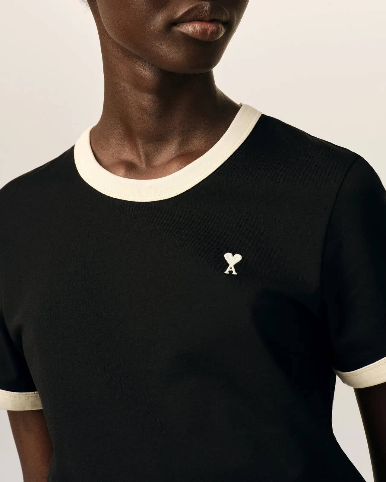 Ami Paris siyah pamuk t-shirt, detay görünüm