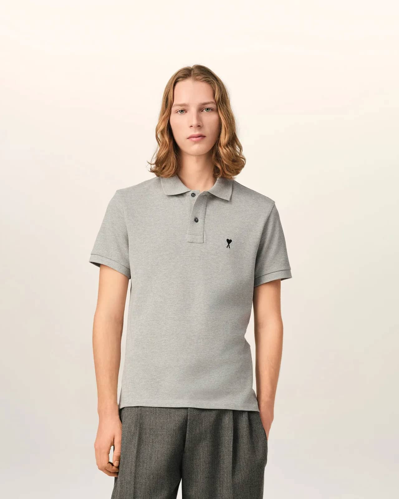 Ami Paris gri pamuk polo yaka t-shirt, arkadan görünüm