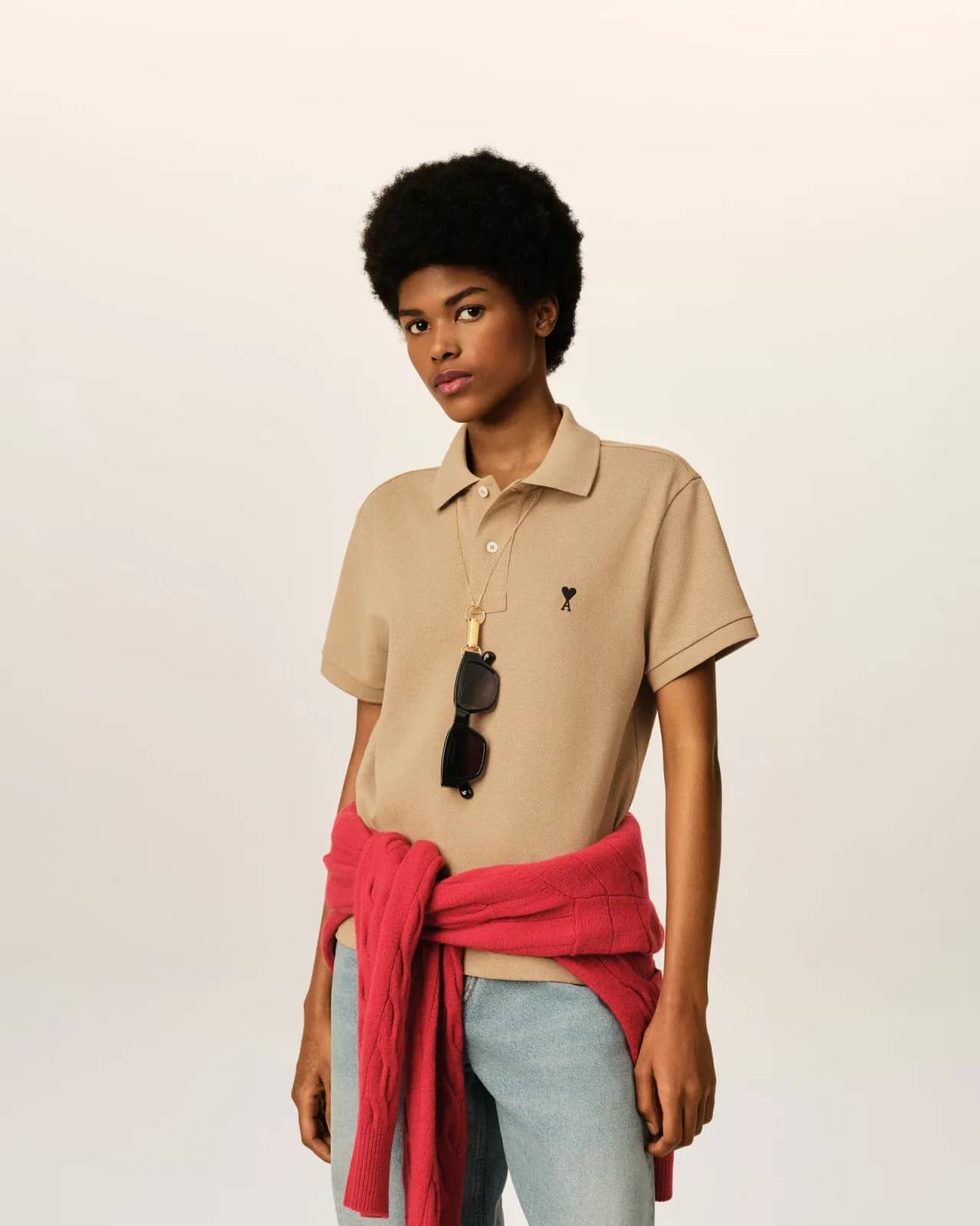 Ami Paris bej pamuk polo yaka t-shirt, arkadan görünüm