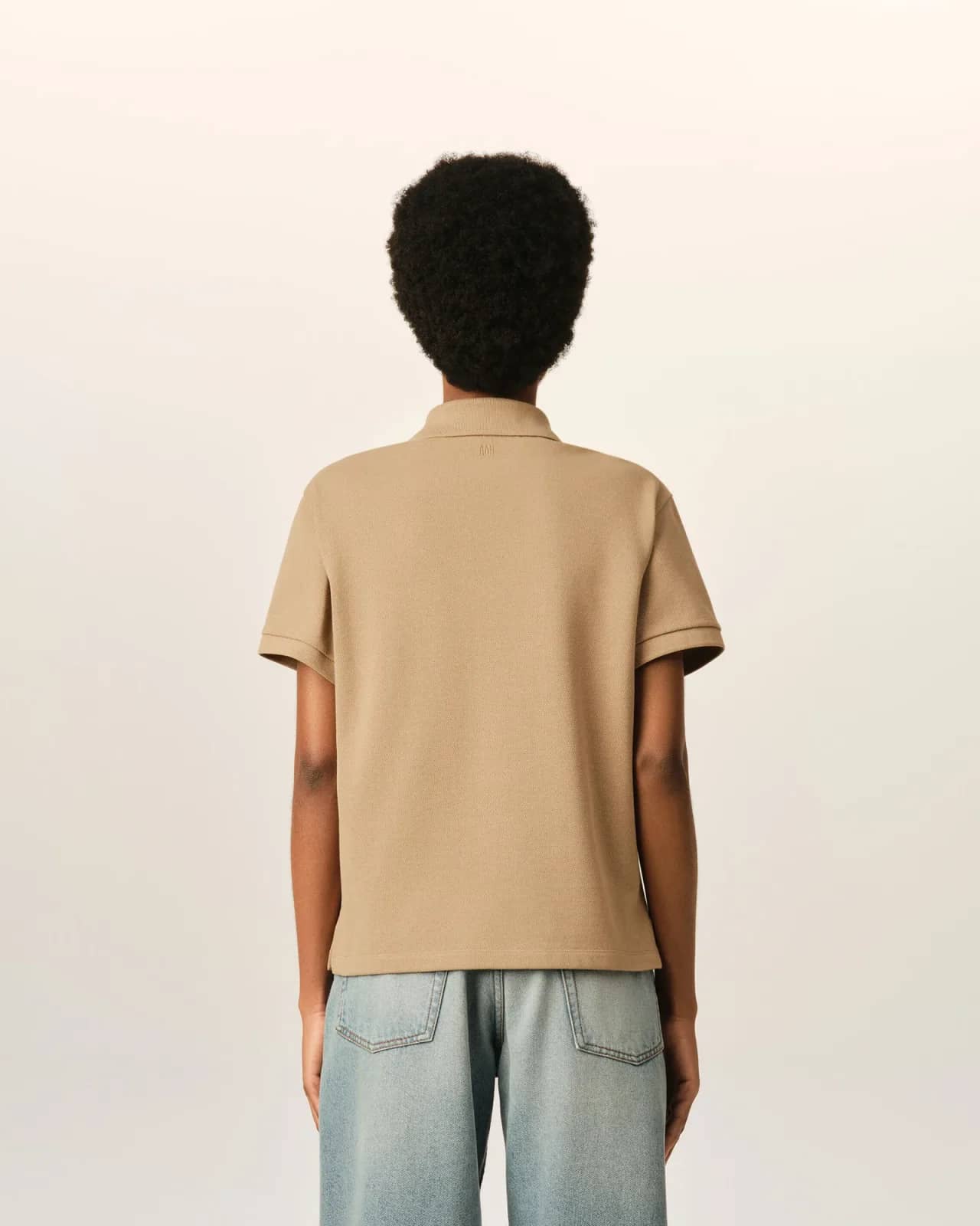 Ami Paris bej pamuk polo yaka t-shirt, detay görünüm