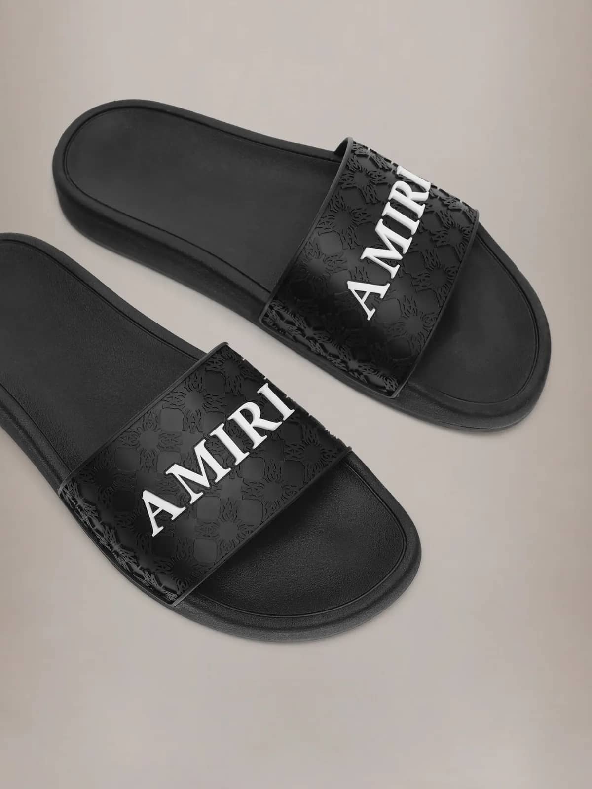 Amiri siyah sandalet, önden görünüm