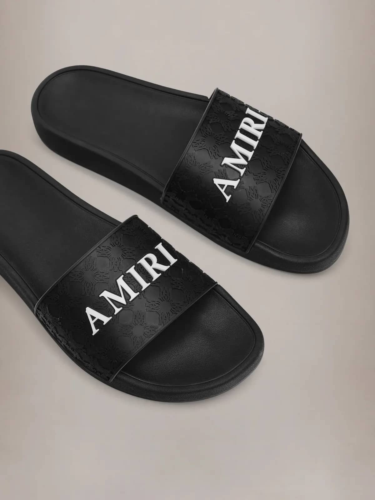 Amiri siyah terlik, önden görünüm