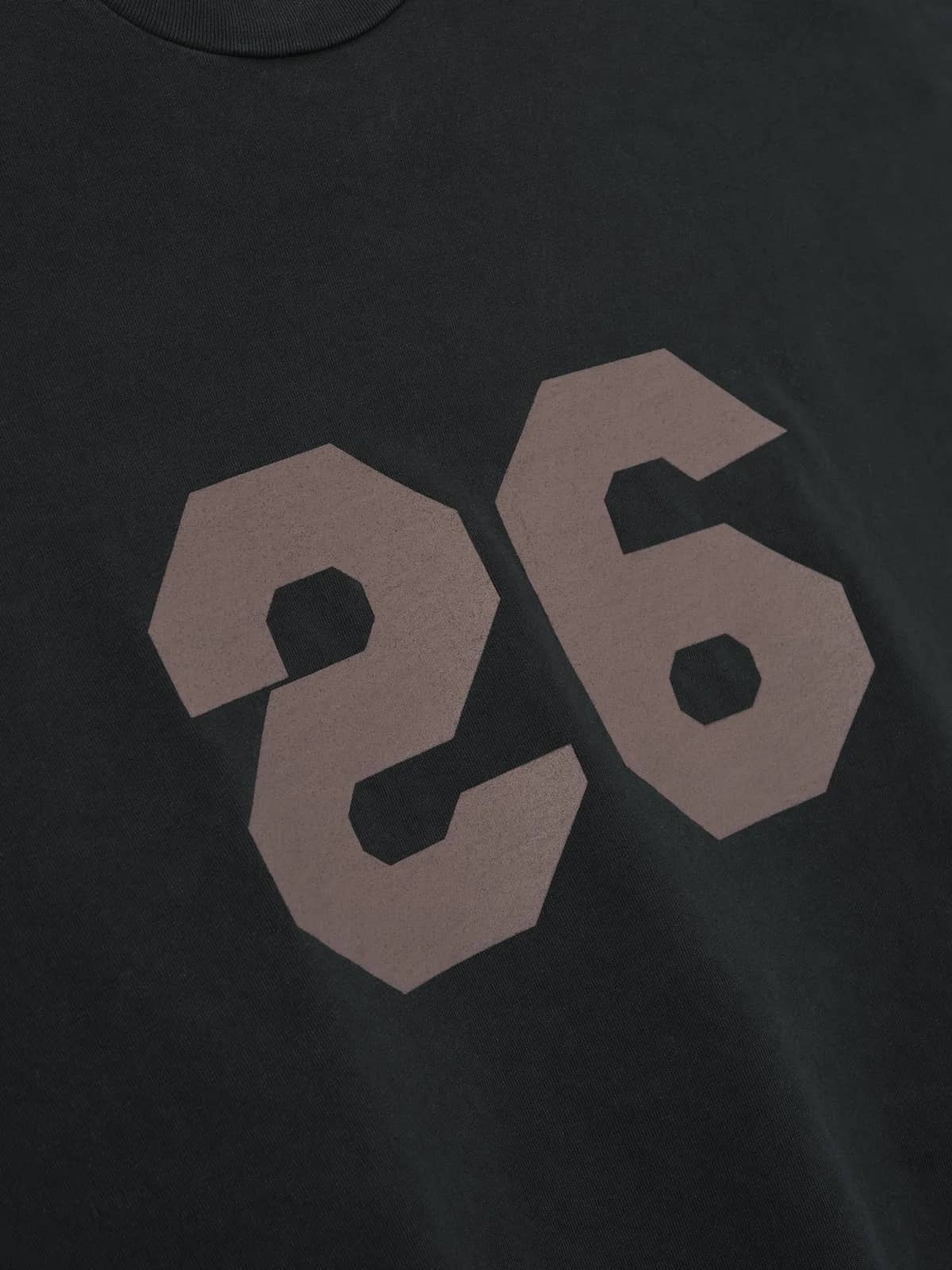 Fear of God siyah t-shirt, detay görünüm