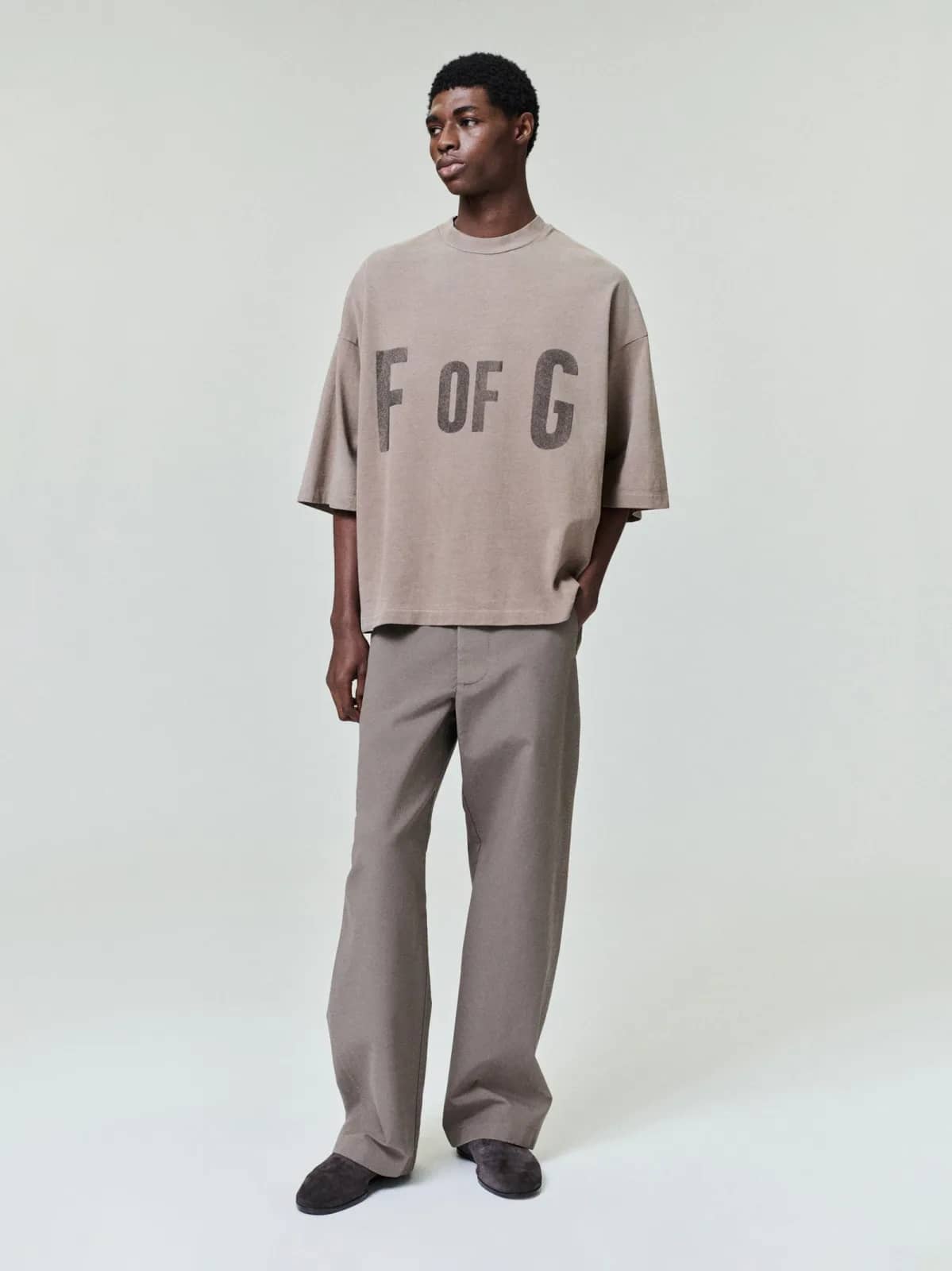 Fear of God bej t-shirt, önden görünüm