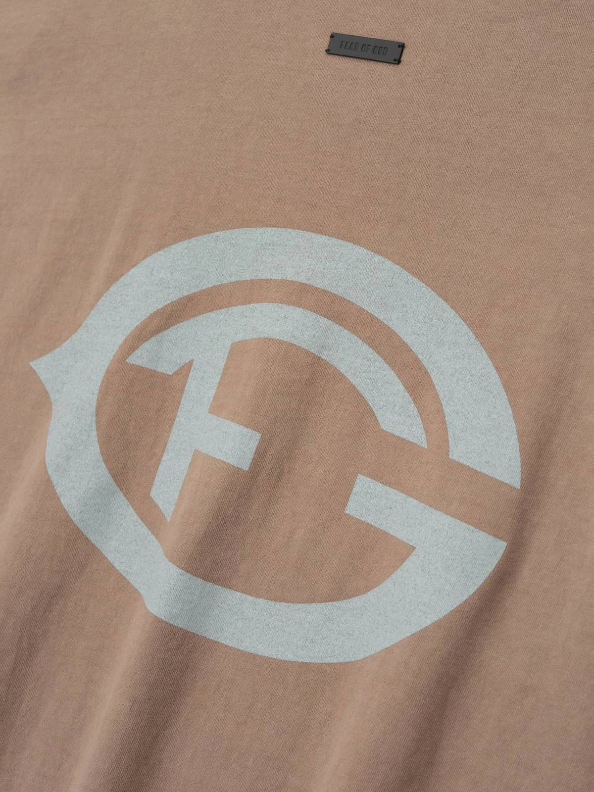 Fear of God bej t-shirt, detay görünüm