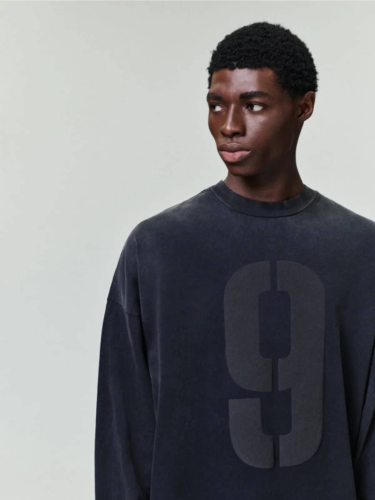 Fear of God siyah t-shirt, detay görünüm