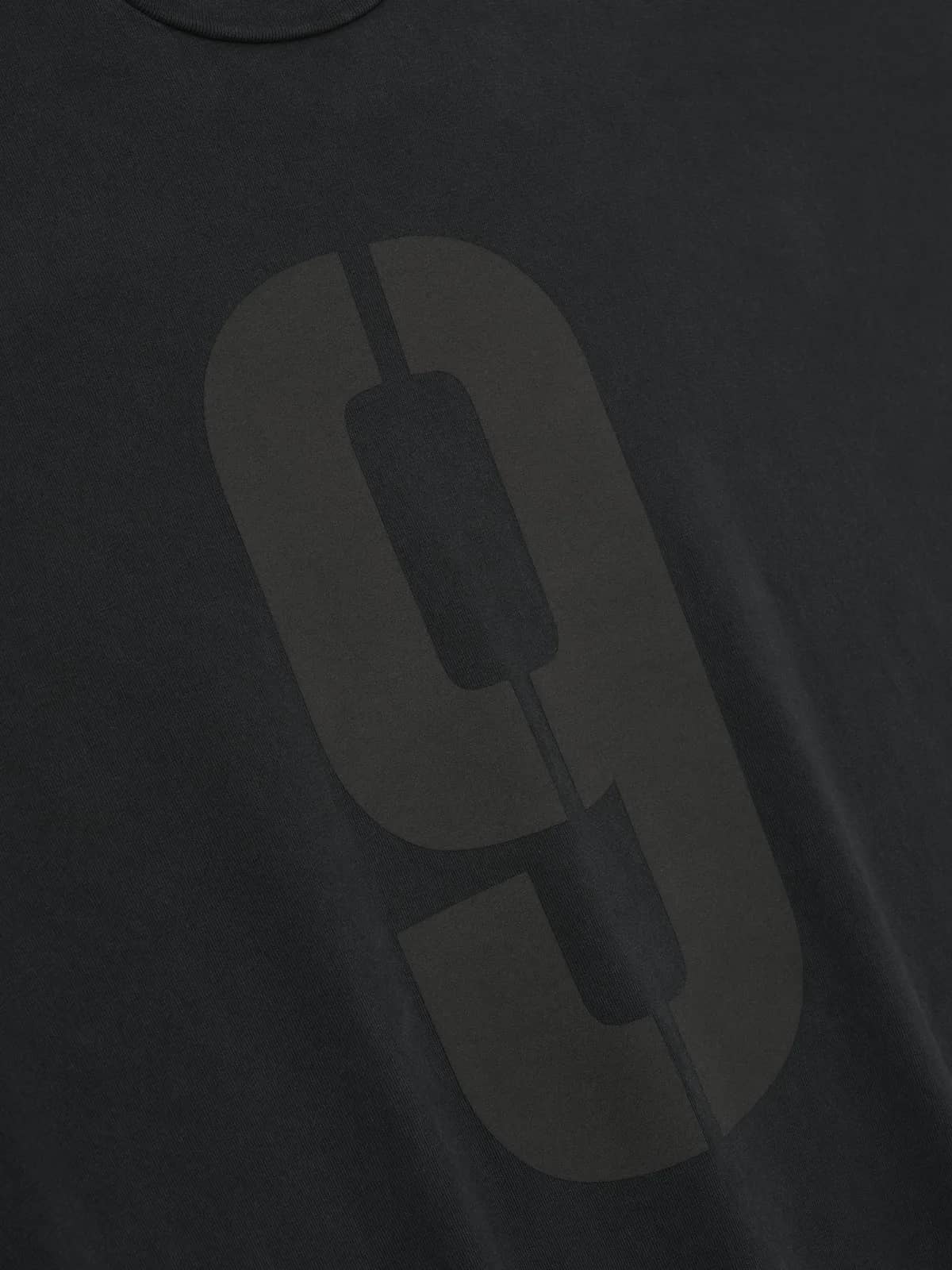 Fear of God siyah t-shirt, detay görünüm
