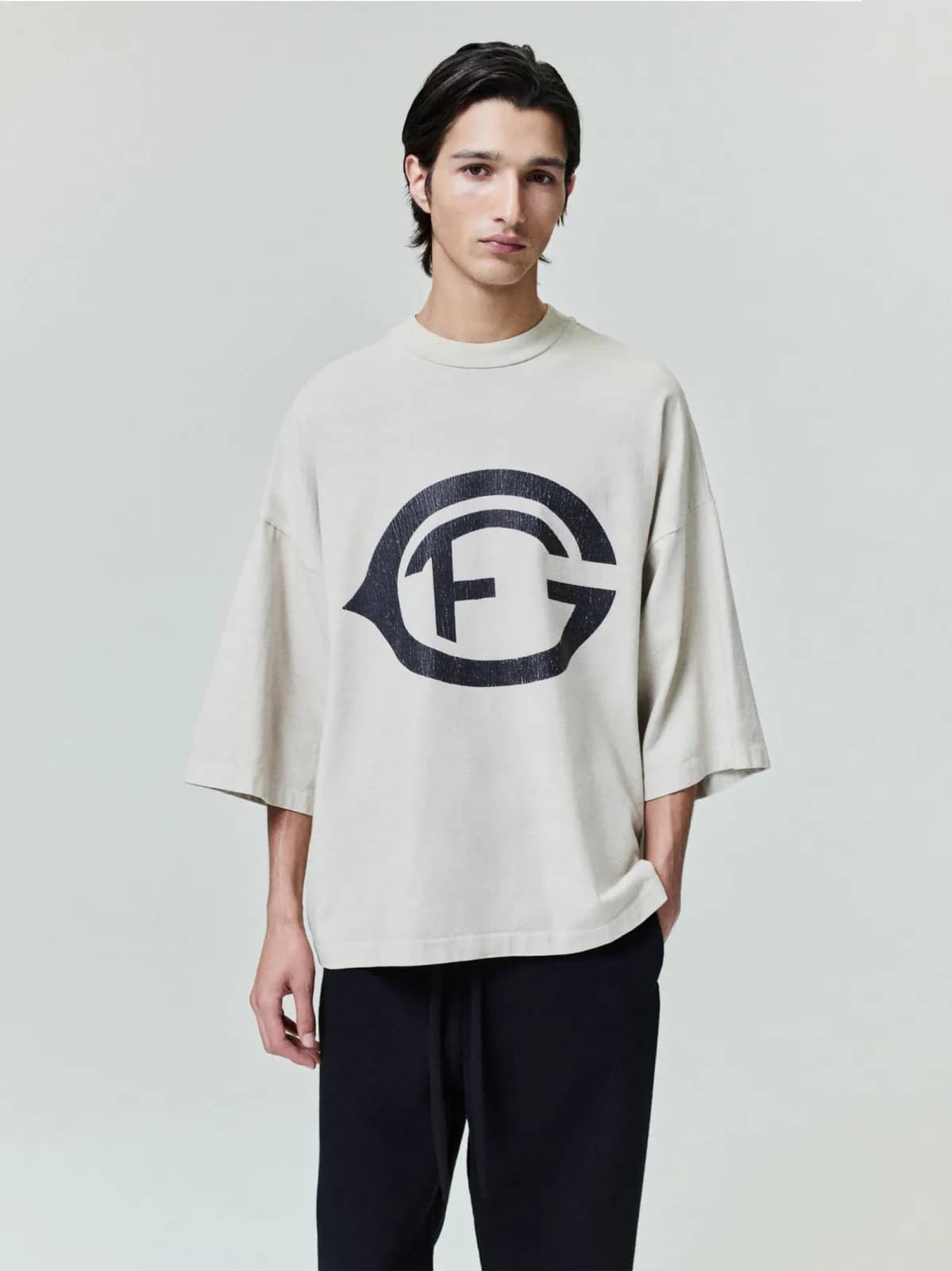 Fear of God krem t-shirt, önden görünüm