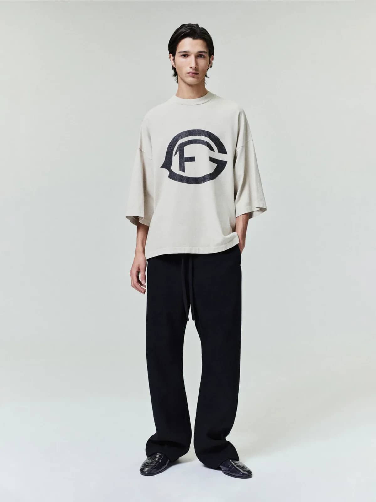 Fear of God krem t-shirt, detay görünüm