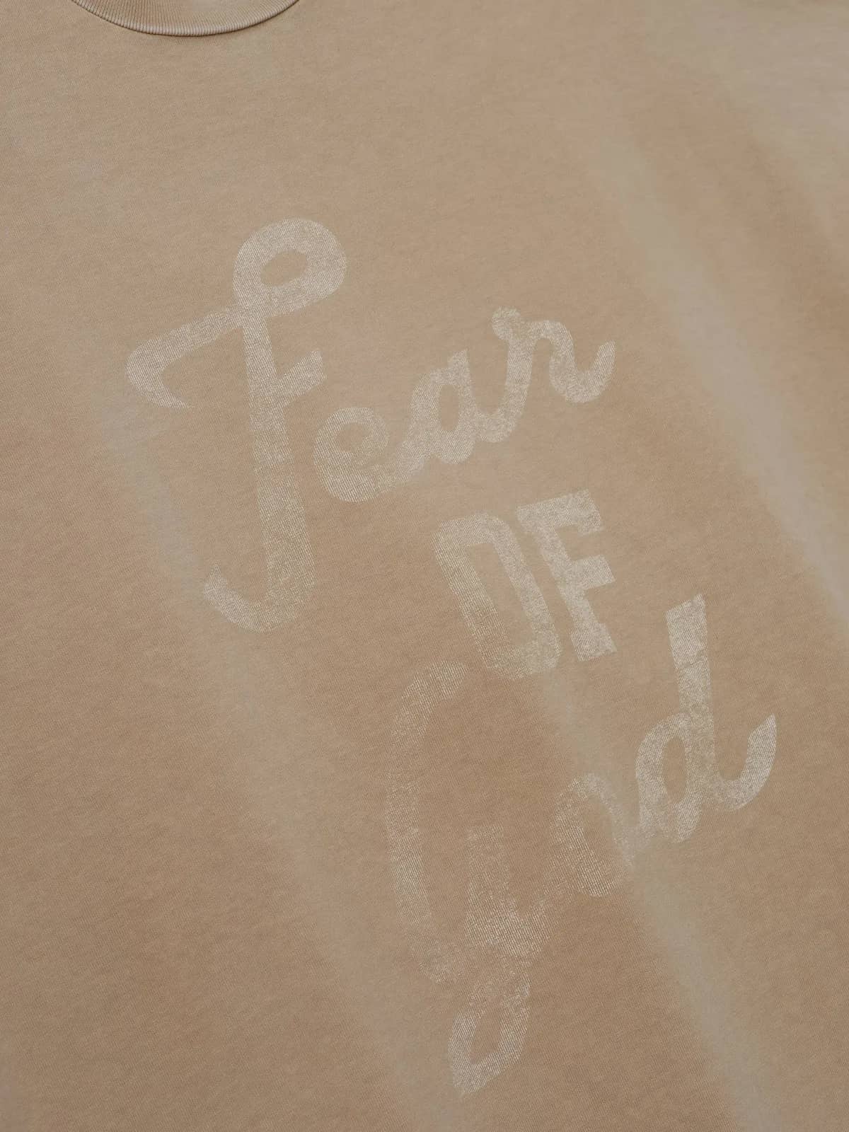 Fear of God bej t-shirt, detay görünüm