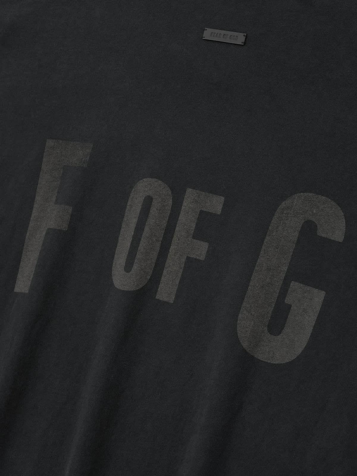 Fear of God siyah t-shirt, detay görünüm
