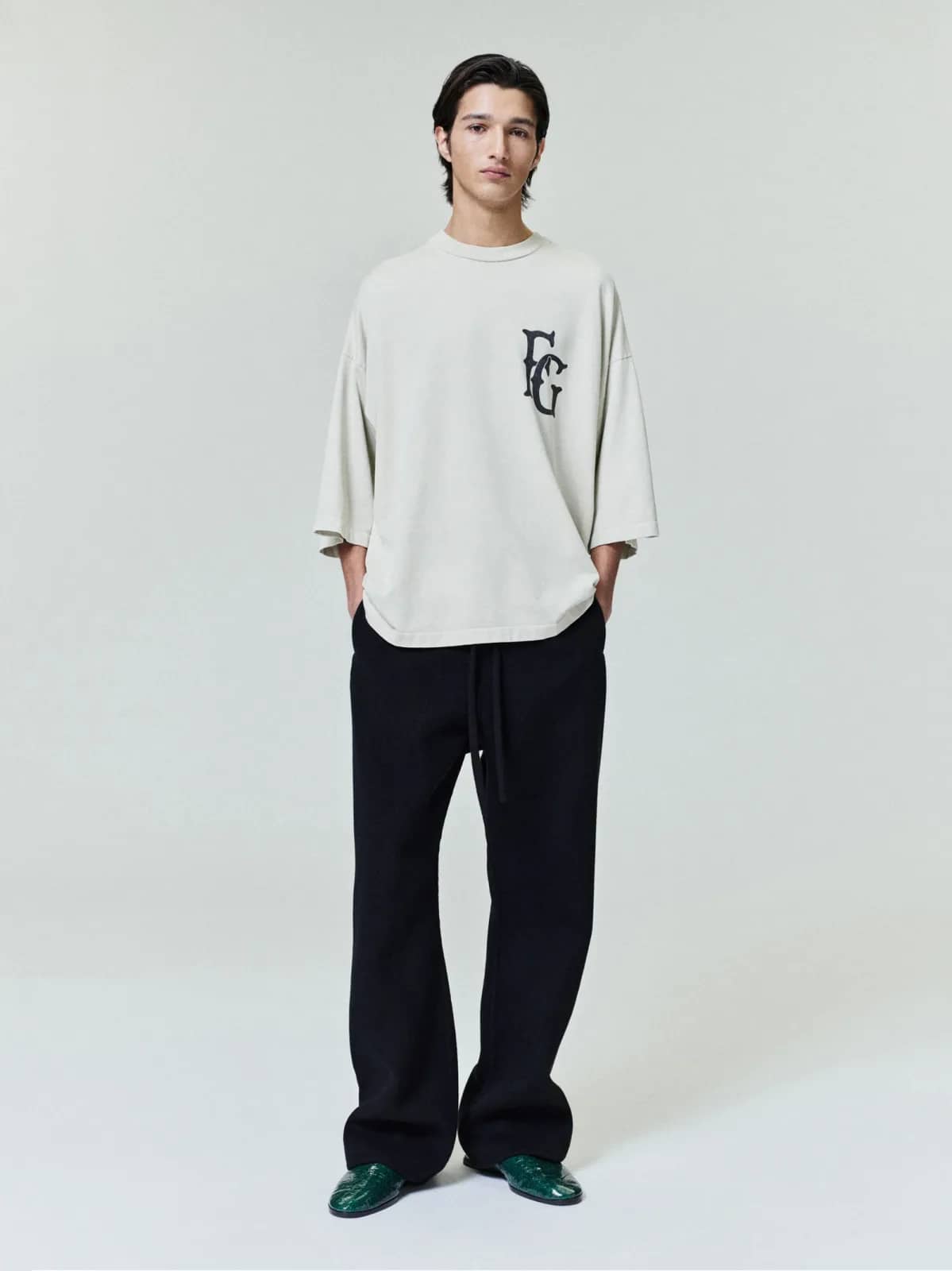 Fear of God krem pamuk t-shirt, önden görünüm