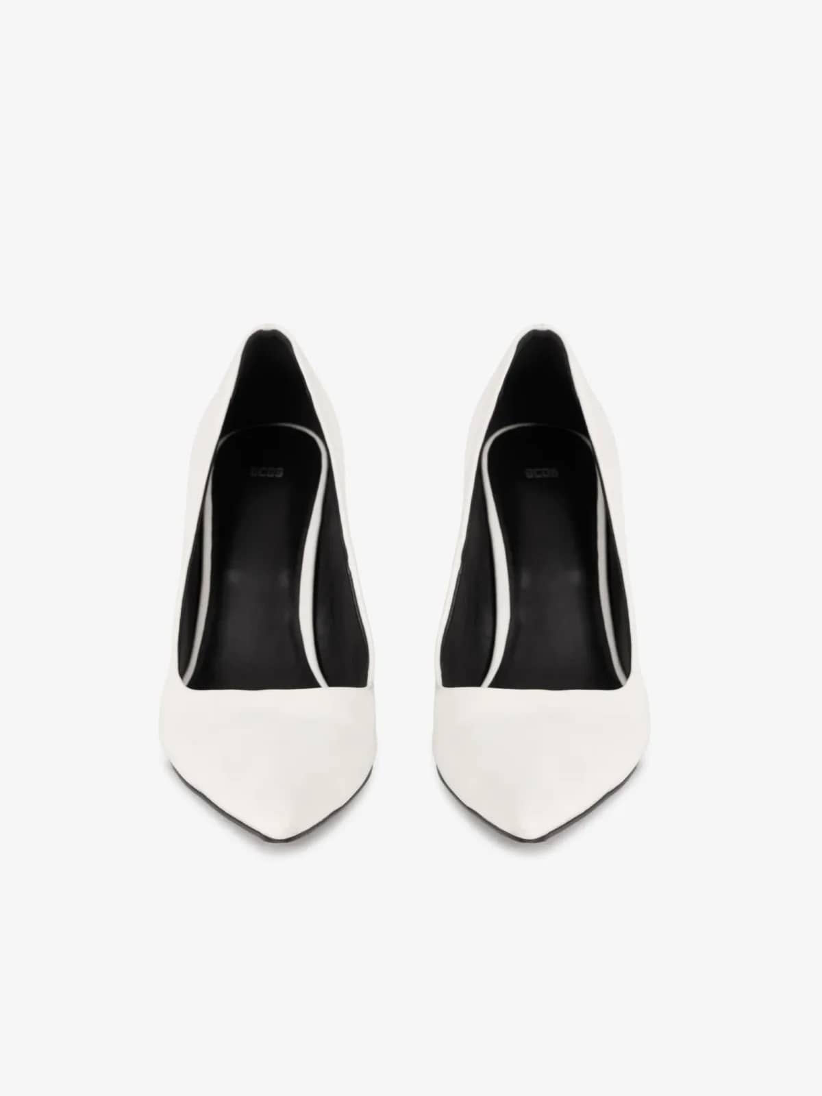 GCDS beyaz stiletto, iç yandan görünüm