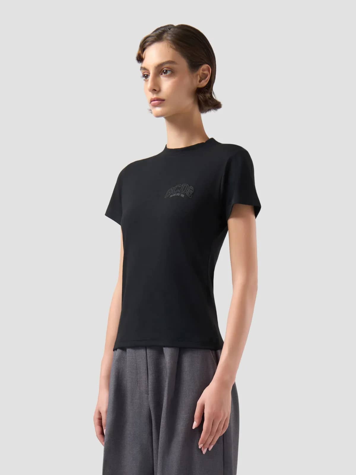 GCDS siyah t-shirt, detay görünüm