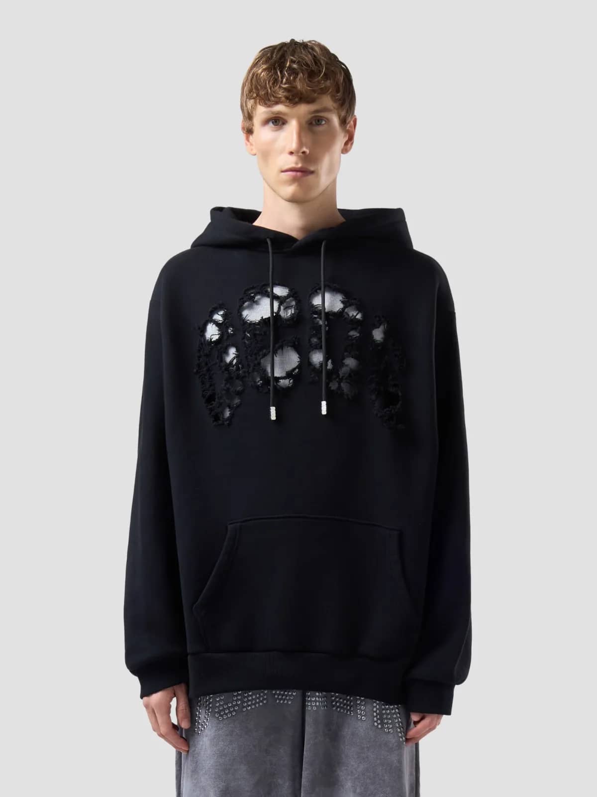 GCDS siyah sweatshirt, detay görünüm