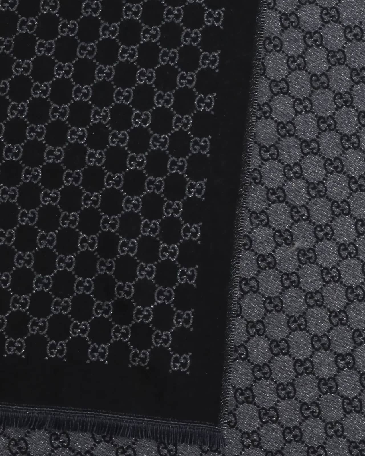 Gucci siyah Miss Stenny GG Monogram yün atkı, detay görünüm