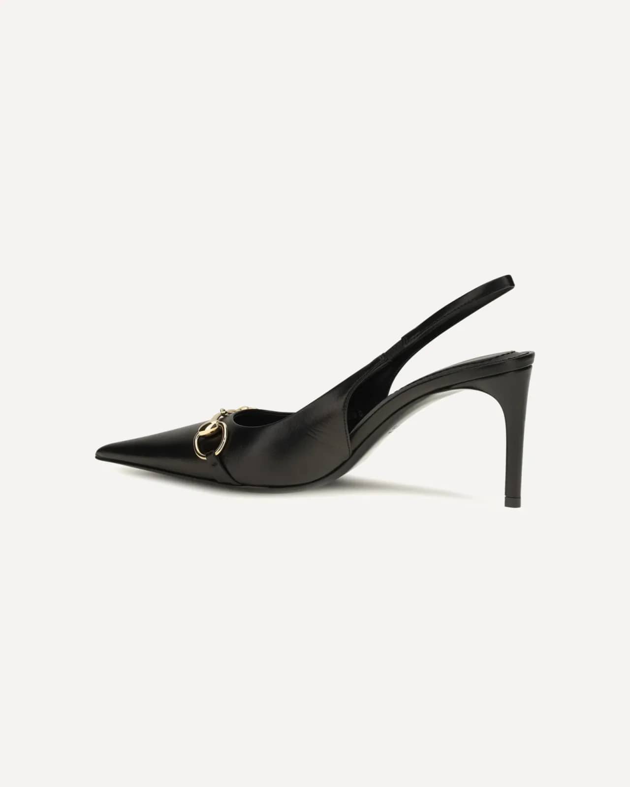 Gucci siyah bantlı slingback stiletto, önden görünüm