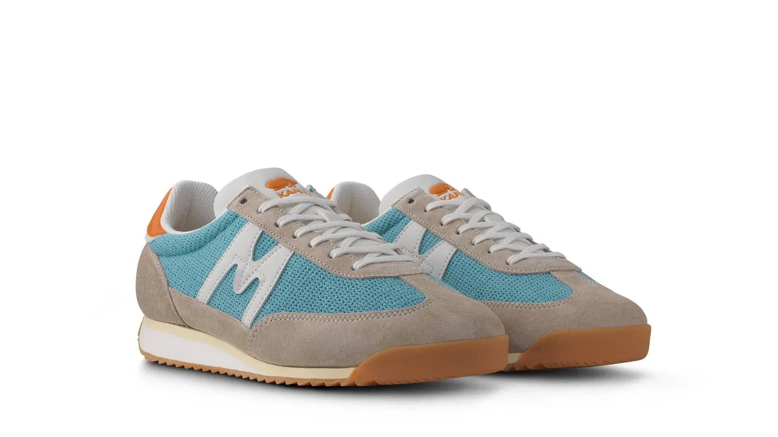 Karhu gümüş Mestari 76 sneaker, arkadan çapraz görünüm