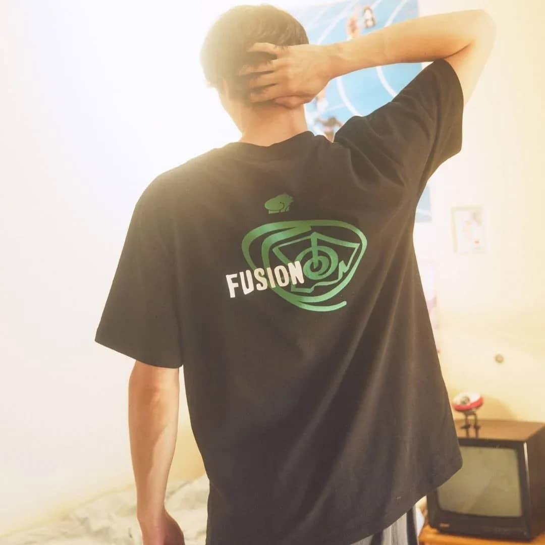 Karhu siyah Fusion Og T–shirt gömlek, arkadan görünüm