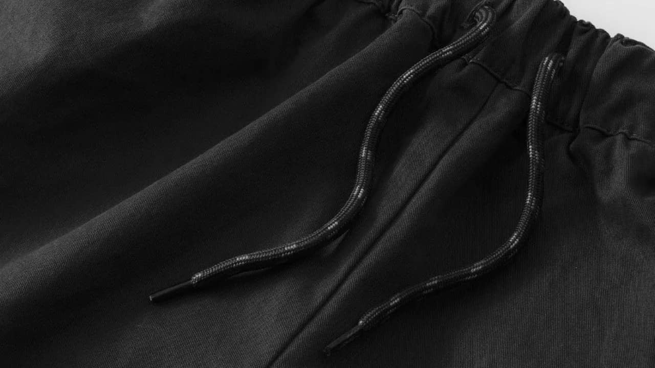 Karhu siyah Trampas Shorts şort, detay görünüm