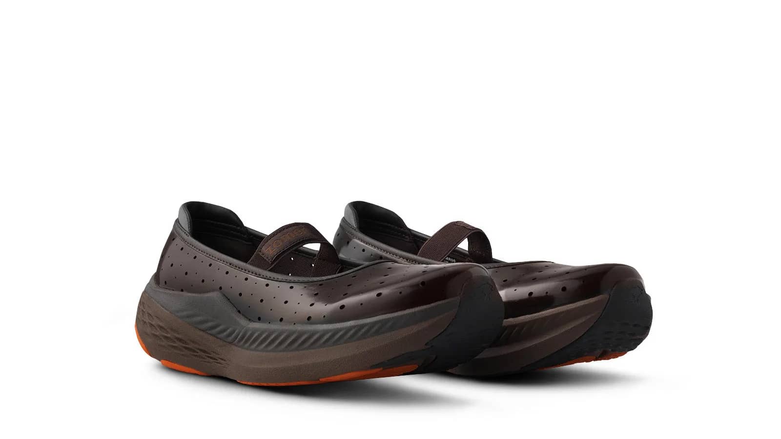 Karhu kahverengi Mestari Run Kesä sneaker, arkadan çapraz görünüm