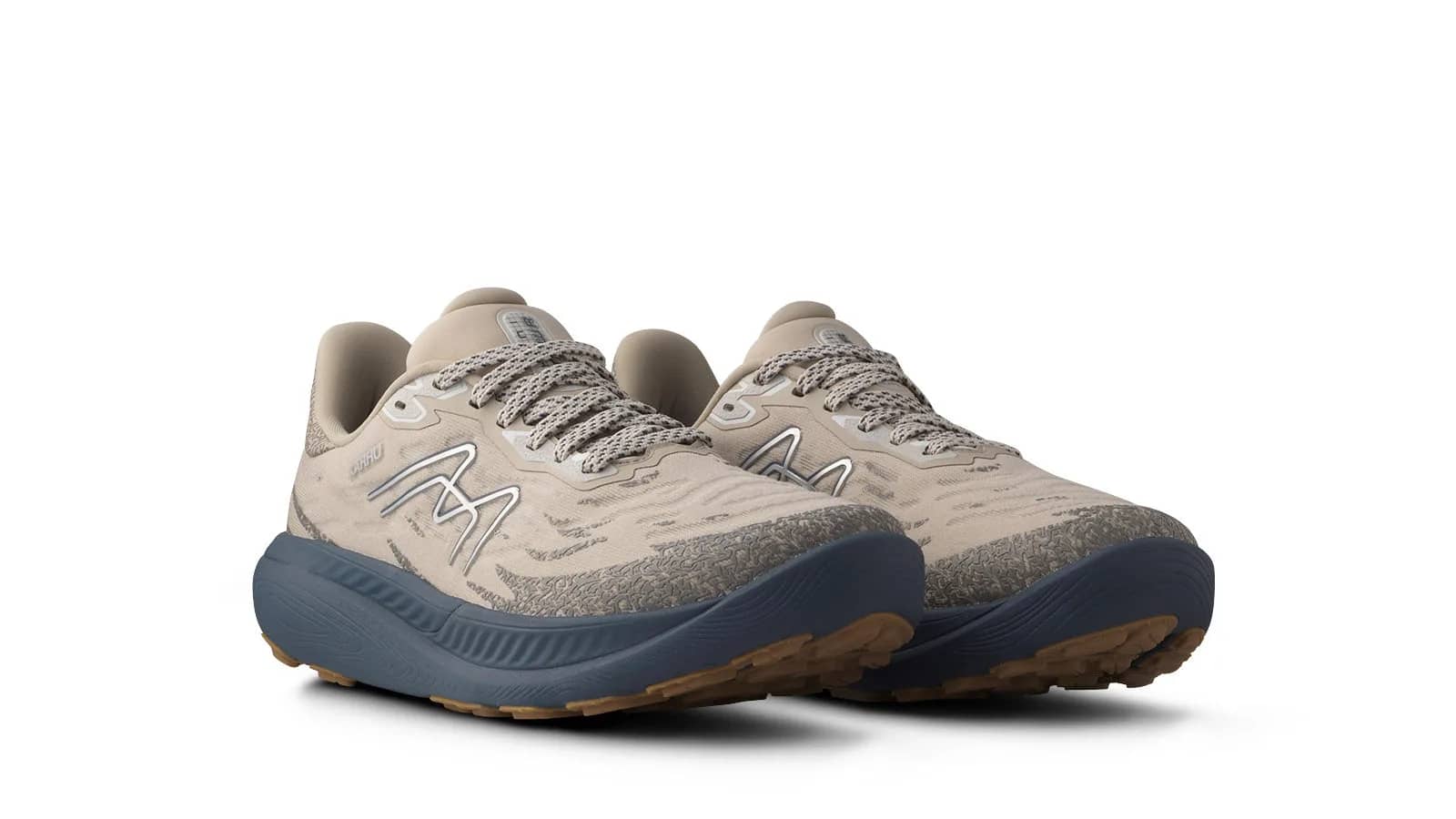 Karhu gümüş Men'S Ikoni Atr WR runner sneaker, arkadan çapraz görünüm