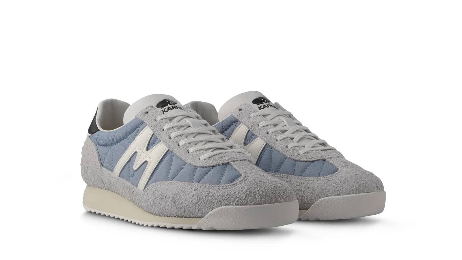 Karhu mavi Mestari 76 sneaker, arkadan çapraz görünüm