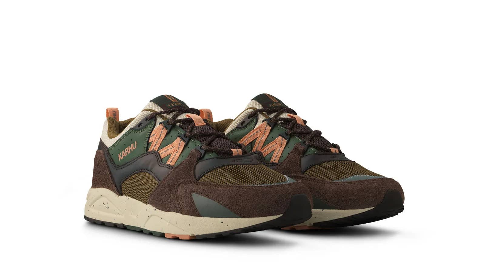 Karhu kahverengi Fusion 2.0 sneaker, arkadan çapraz görünüm