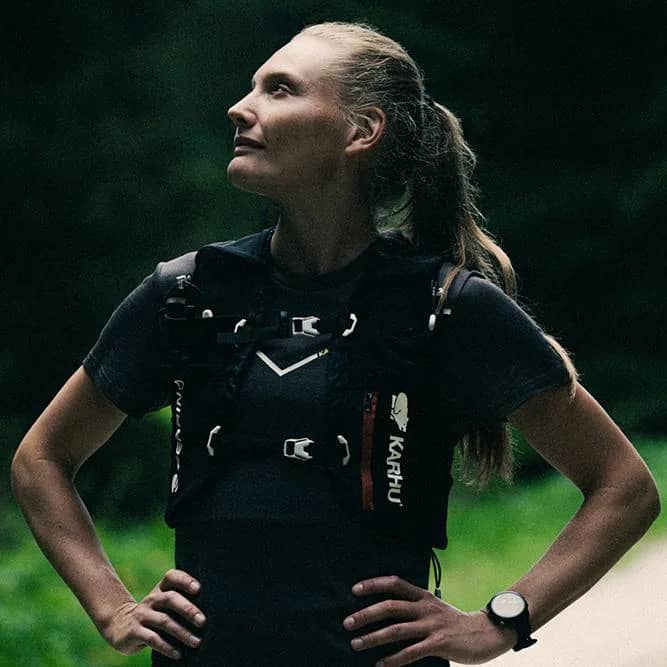 Karhu siyah Karhu X Ferrino Running Vest 5L yelek, arkadan görünüm