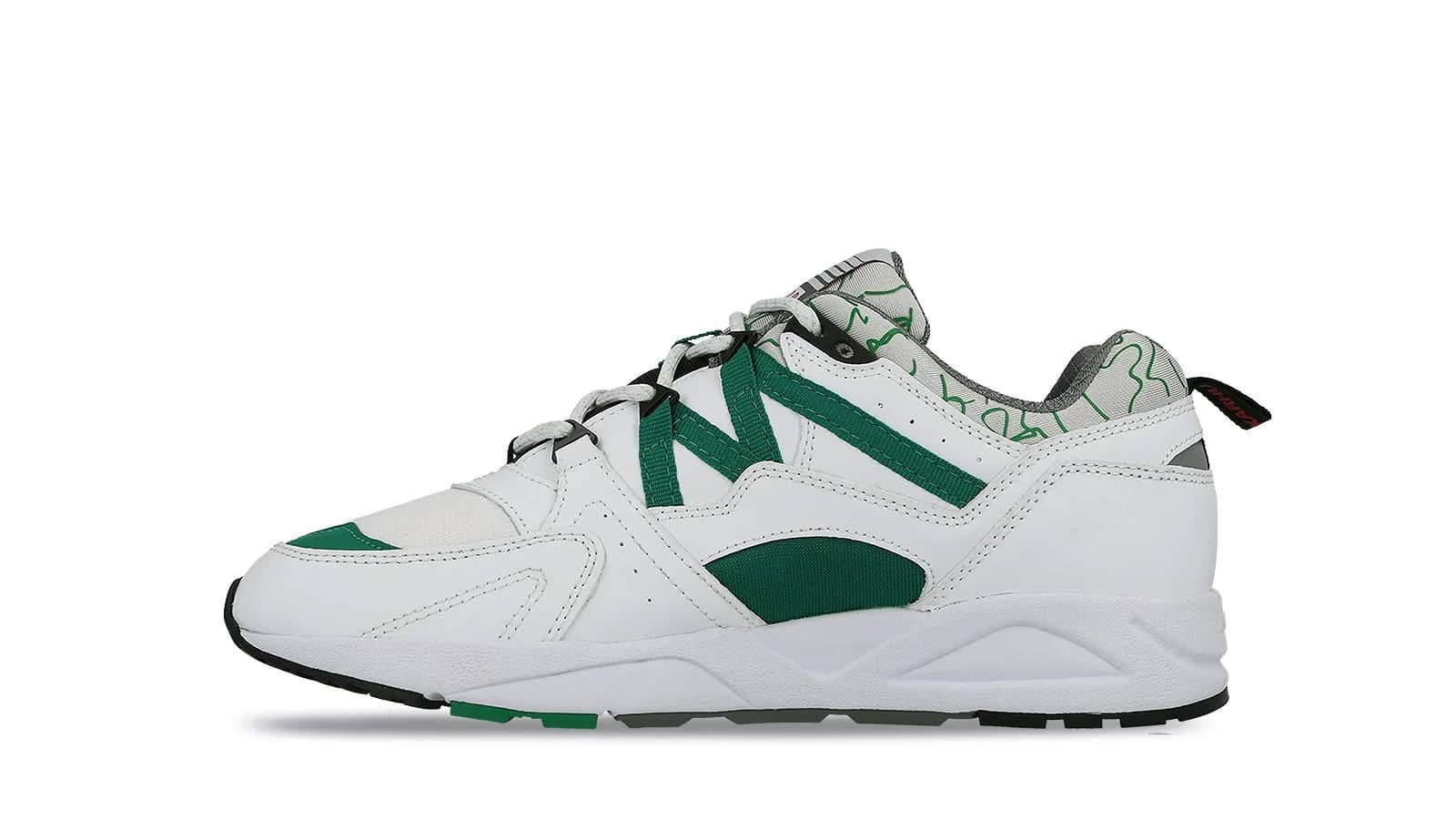 Karhu beyaz Fusion 2.0 sneaker, arkadan çapraz görünüm