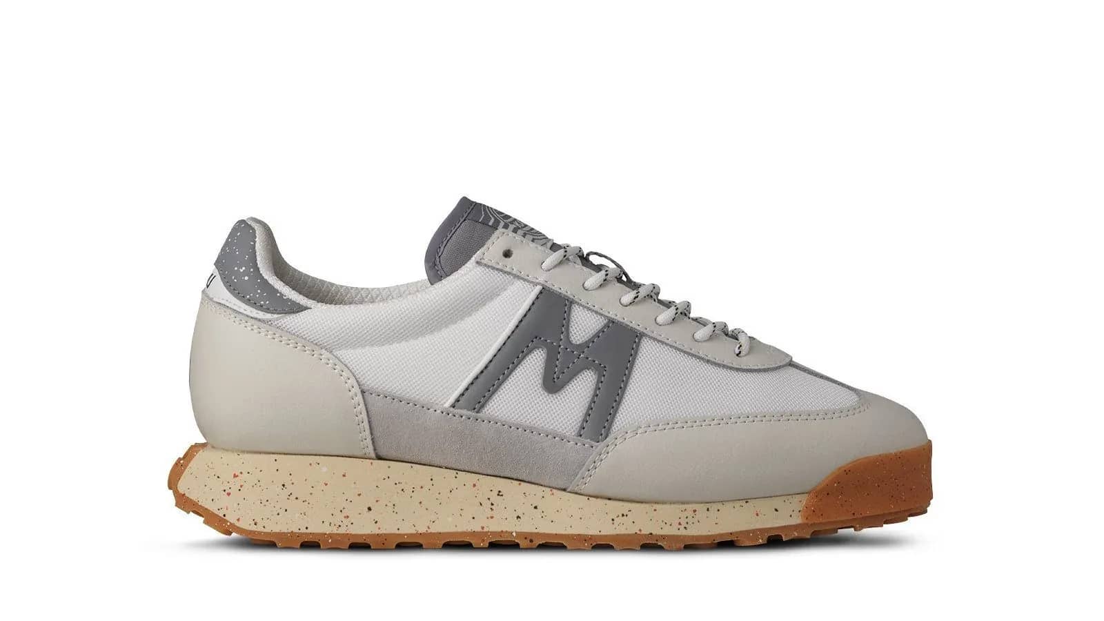 Karhu beyaz Mestari Control "flow State" Pack sneaker, yandan görünüm