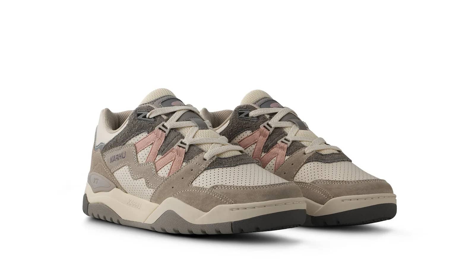 Karhu gümüş Fusion XT sneaker, arkadan çapraz görünüm
