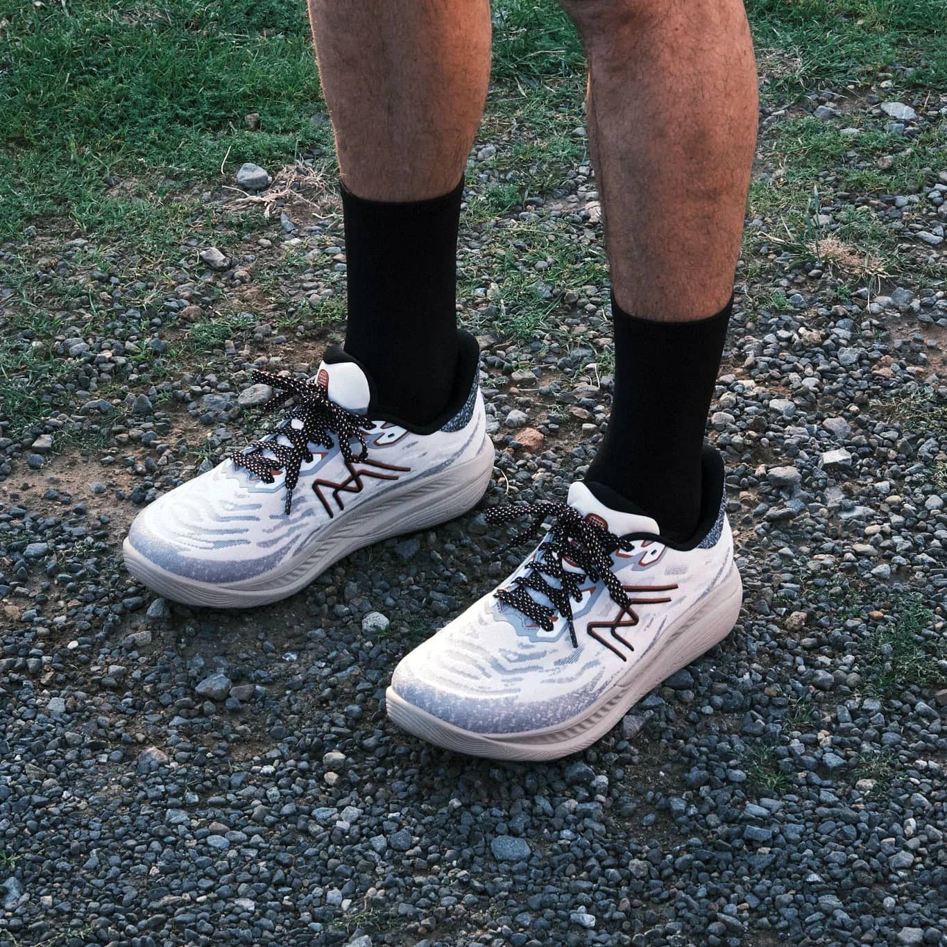 Karhu beyaz Men'S Ikoni Atr runner sneaker, önden çapraz görünüm