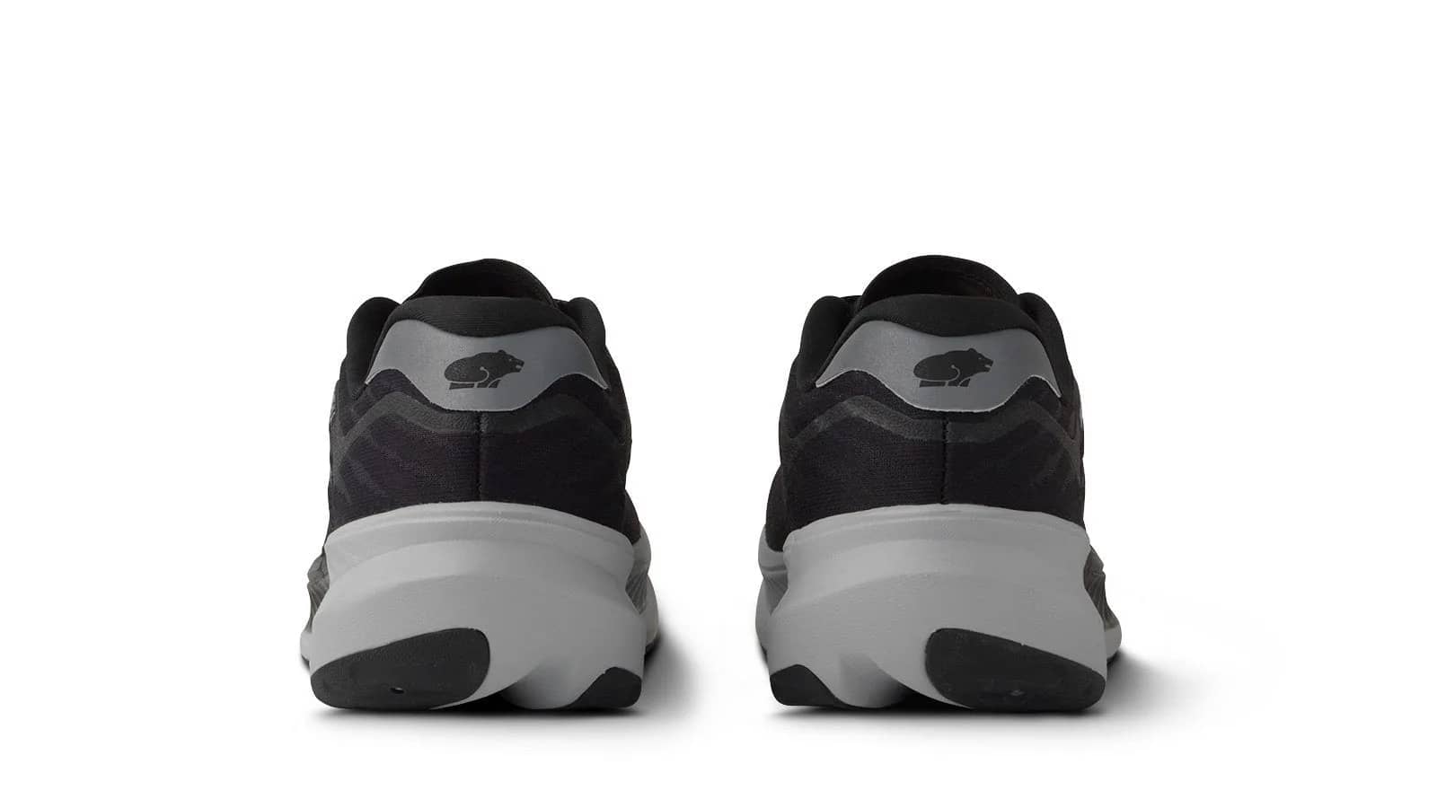 Karhu siyah Women'S Fusion 4.0 runner sneaker, arkadan çapraz görünüm