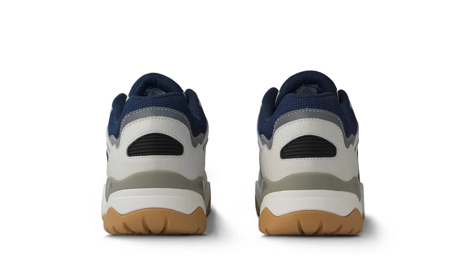 Karhu beyaz Fusion XT sneaker, önden görünüm
