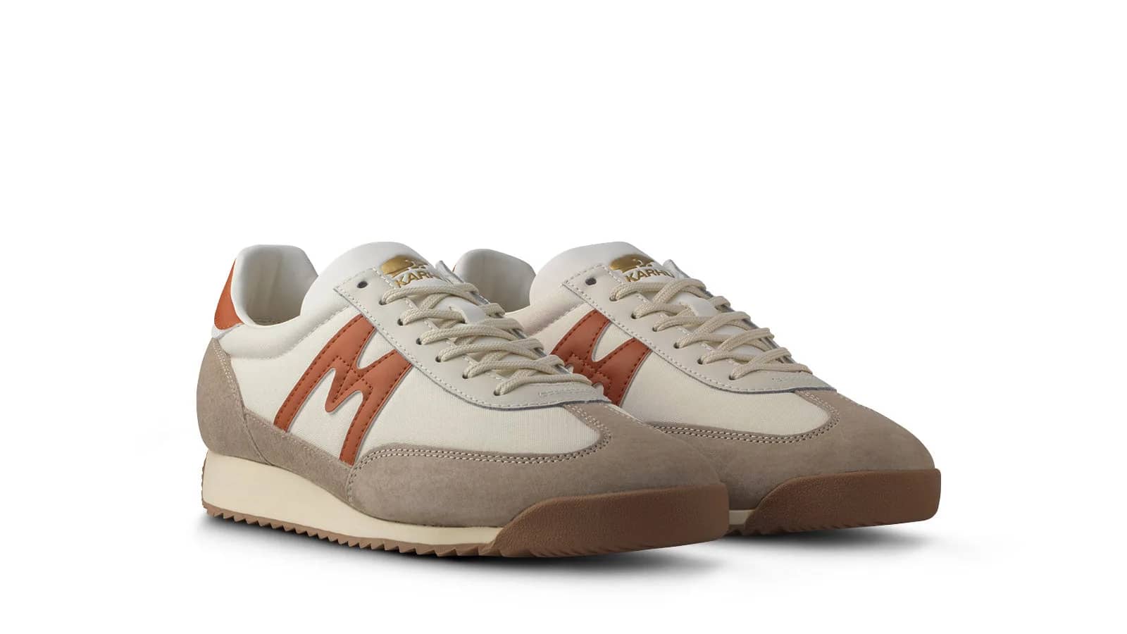 Karhu gümüş Mestari 76 sneaker, arkadan çapraz görünüm