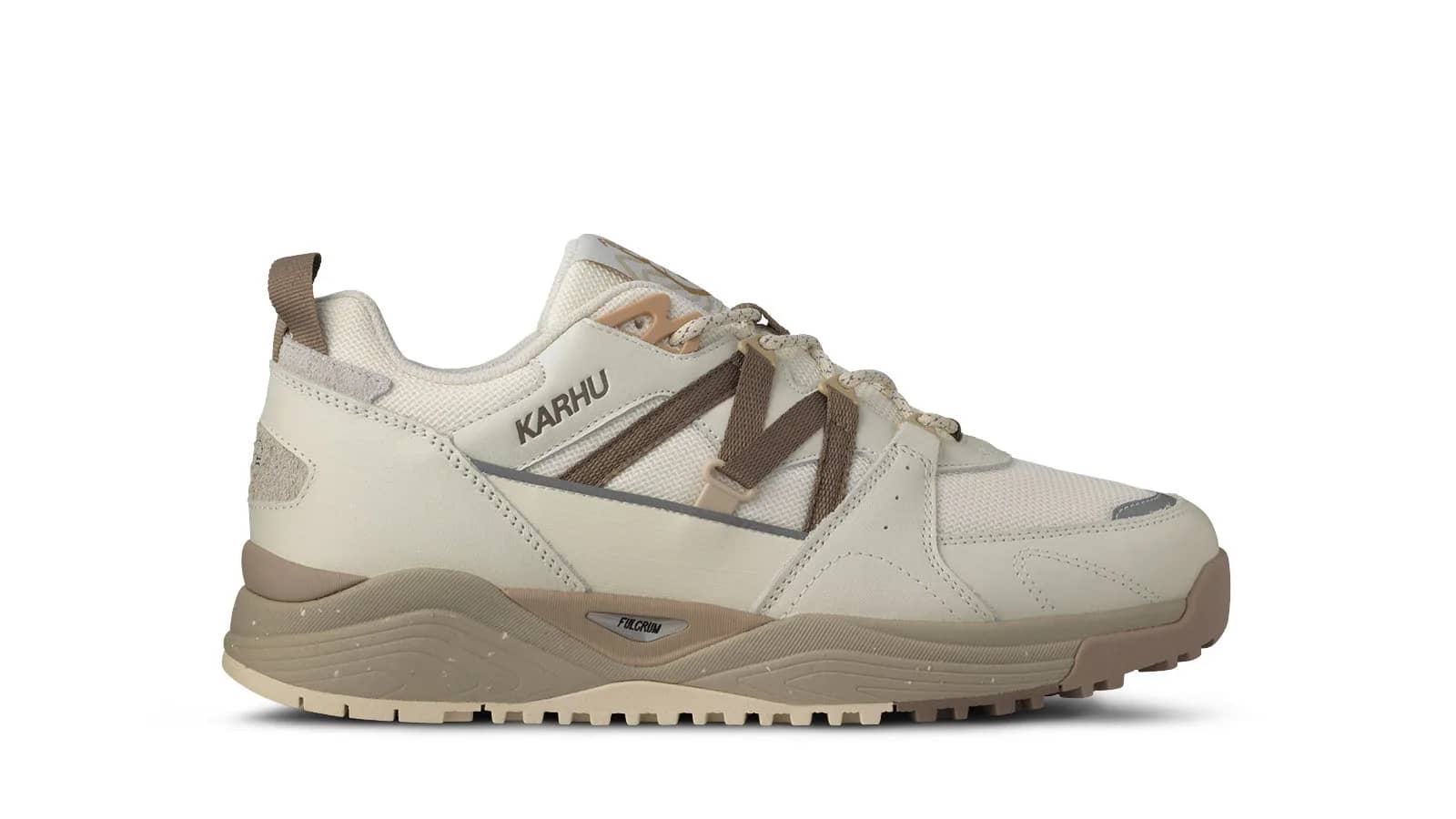 Karhu beyaz Fusion XC sneaker, yandan görünüm