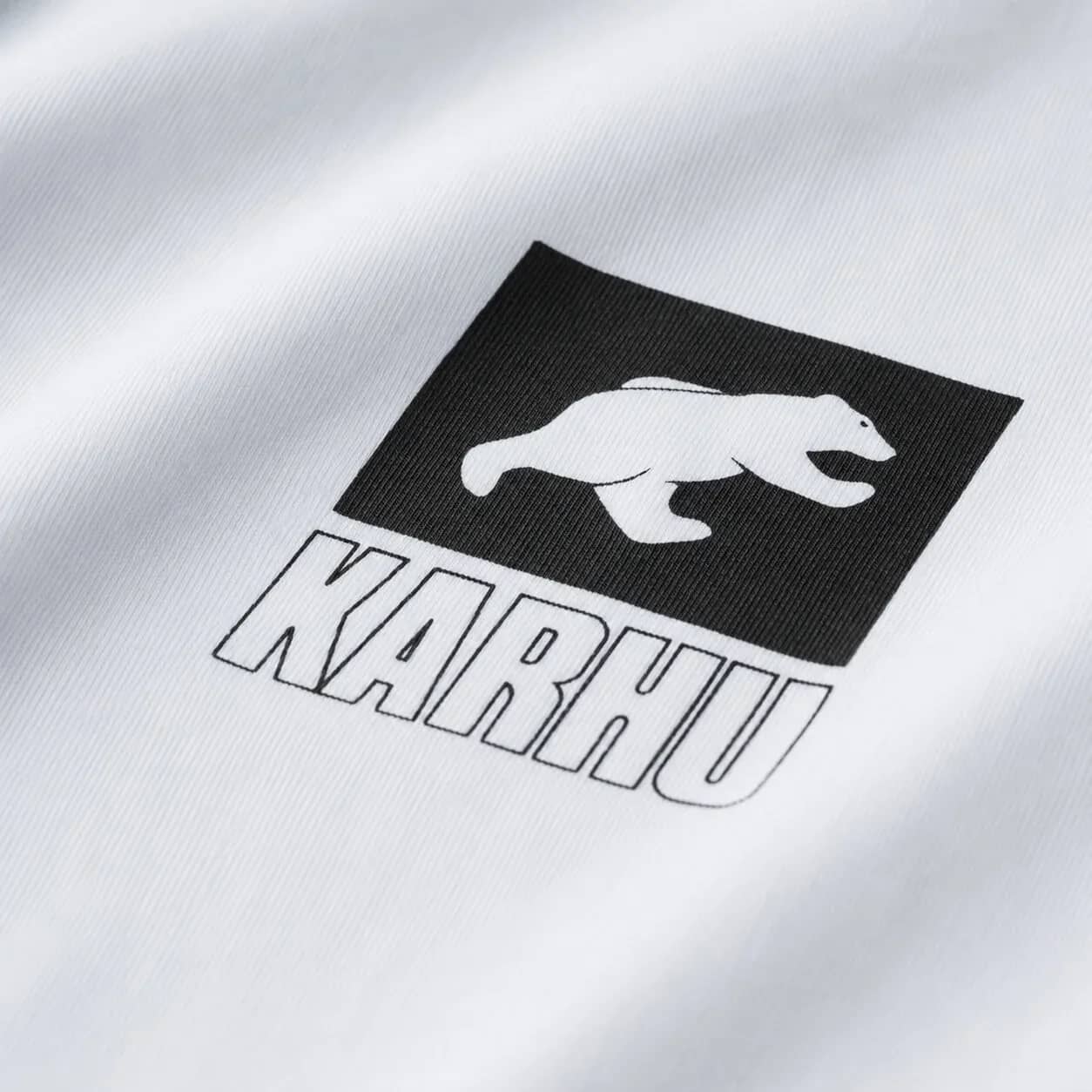 Karhu beyaz Sport Bear Logo T–shirt gömlek, detay görünüm