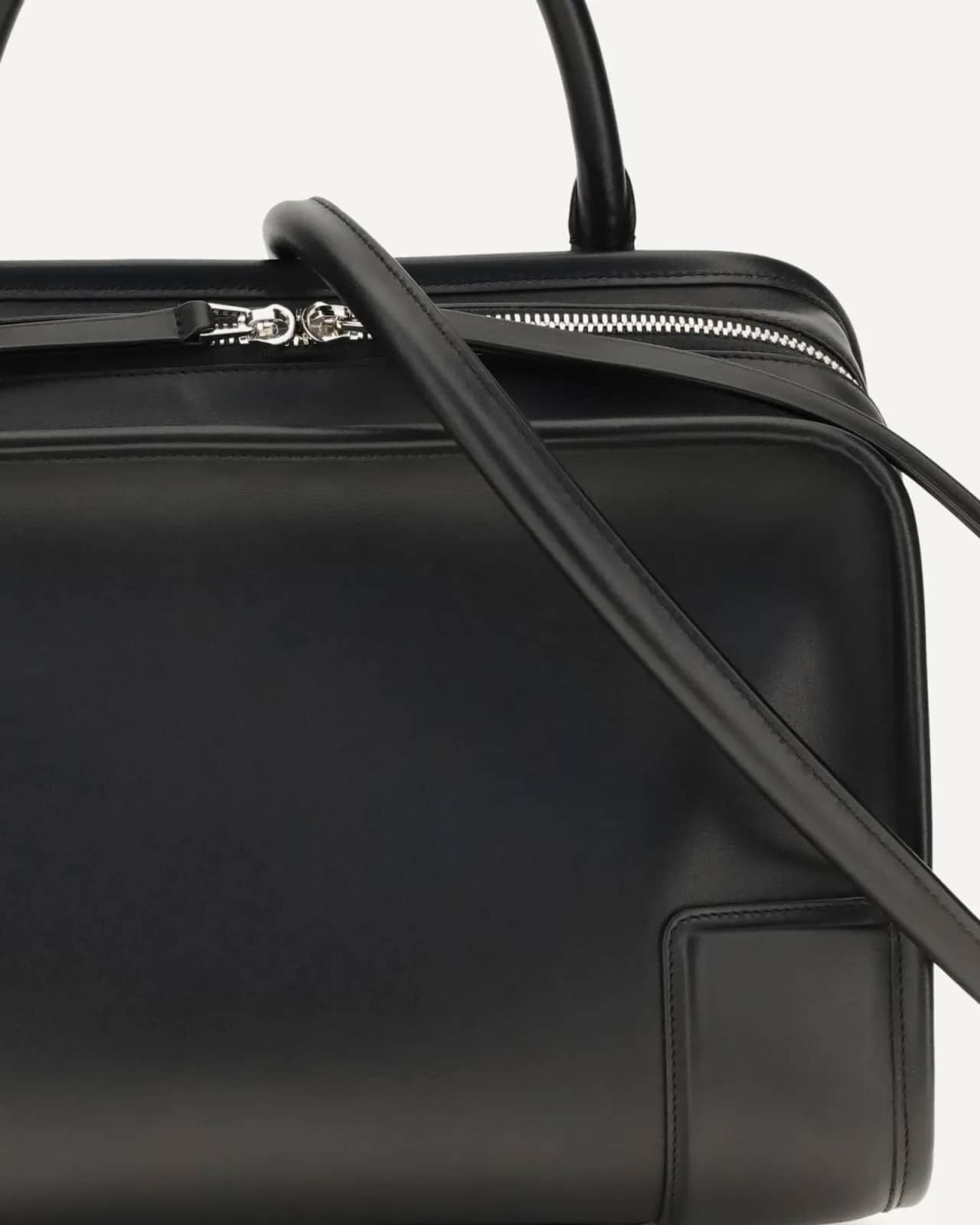 Loewe siyah Orta Boy Amazona 180 deri el çantası, detay görünüm