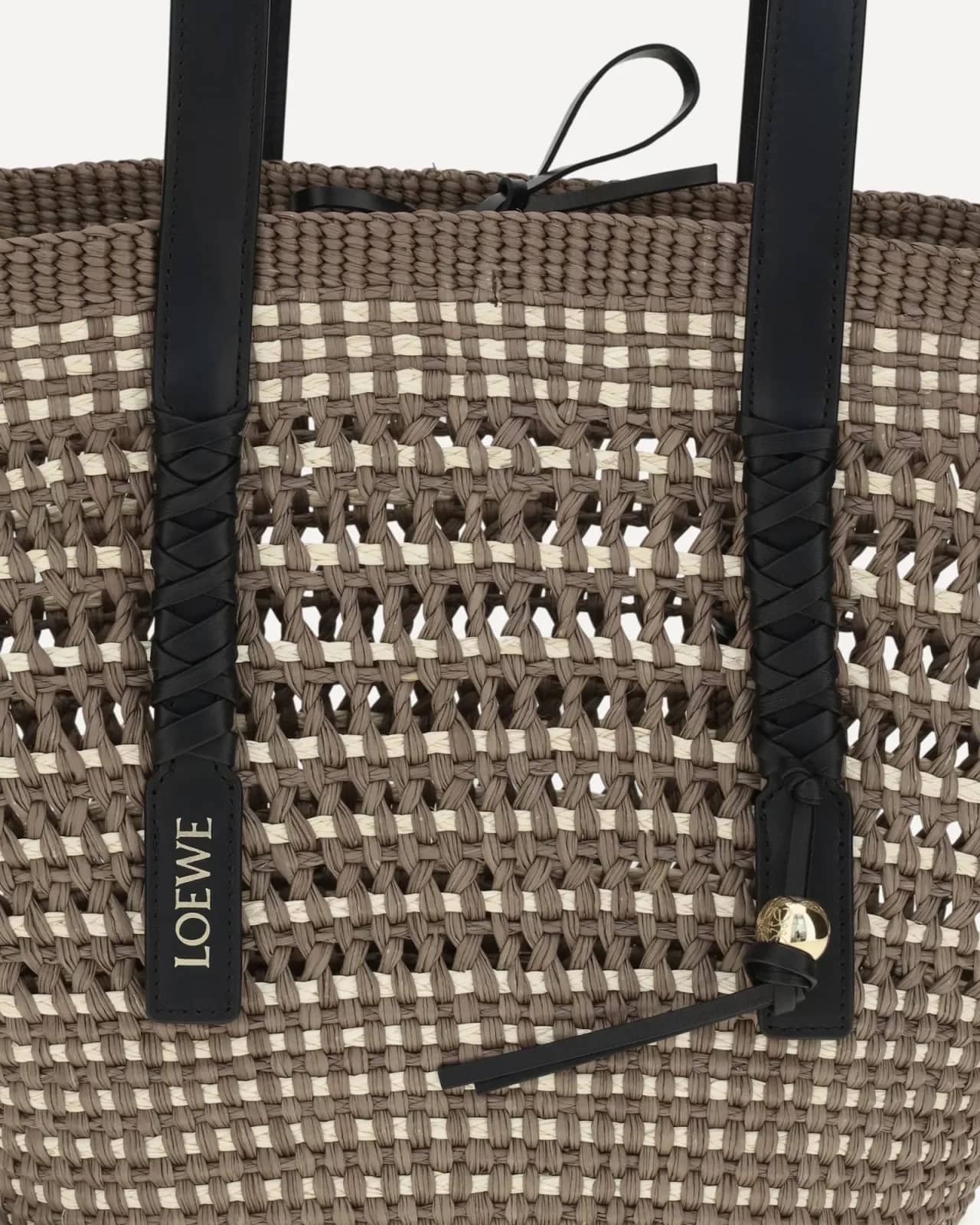 Loewe vizon Orta Boy Braid Basket hasır omuz çantası, detay görünüm
