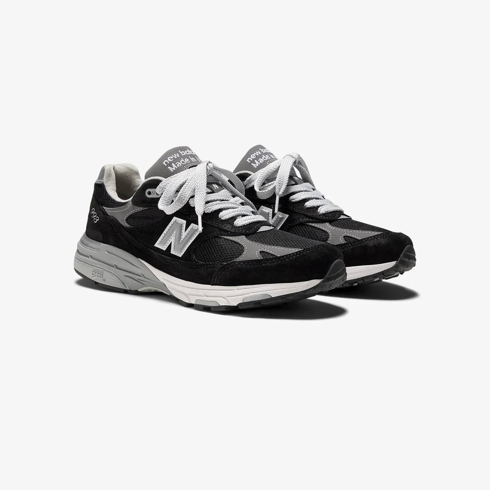 New Balance siyah Made In USA 993 sneaker, önden çapraz görünüm