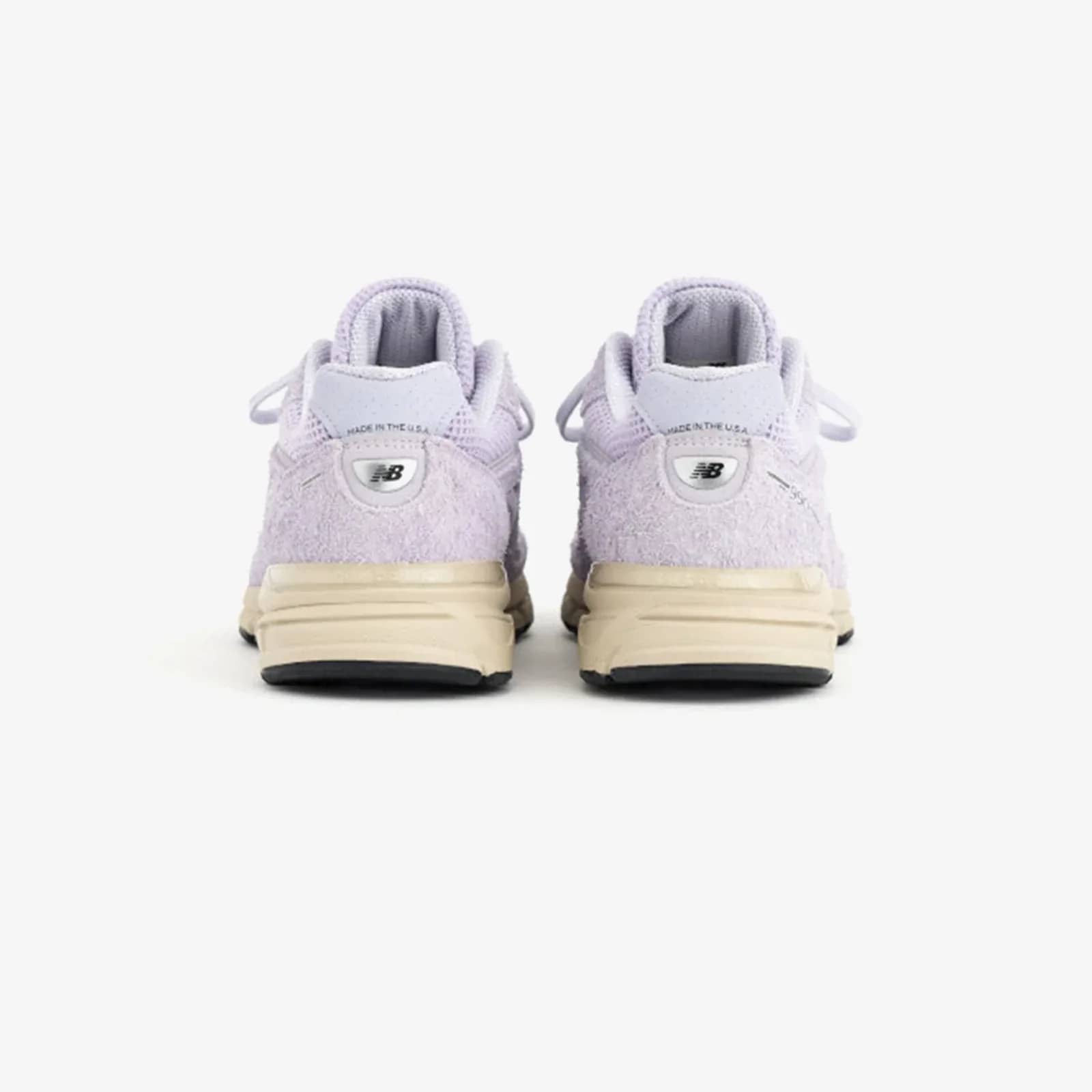 New Balance lila Made in USA 990v4 sneaker, arkadan çapraz görünüm