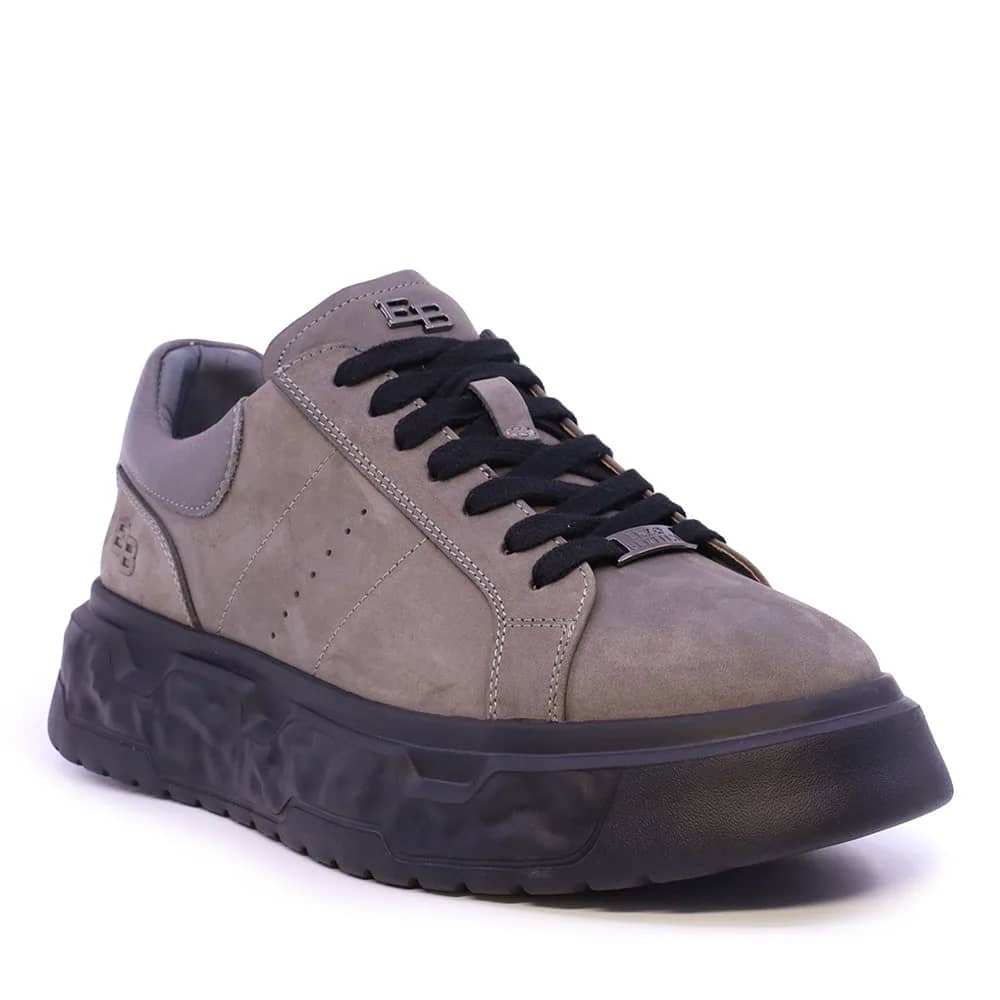 Enzo Bertini gri premium nubuk sneaker, önden çapraz görünüm